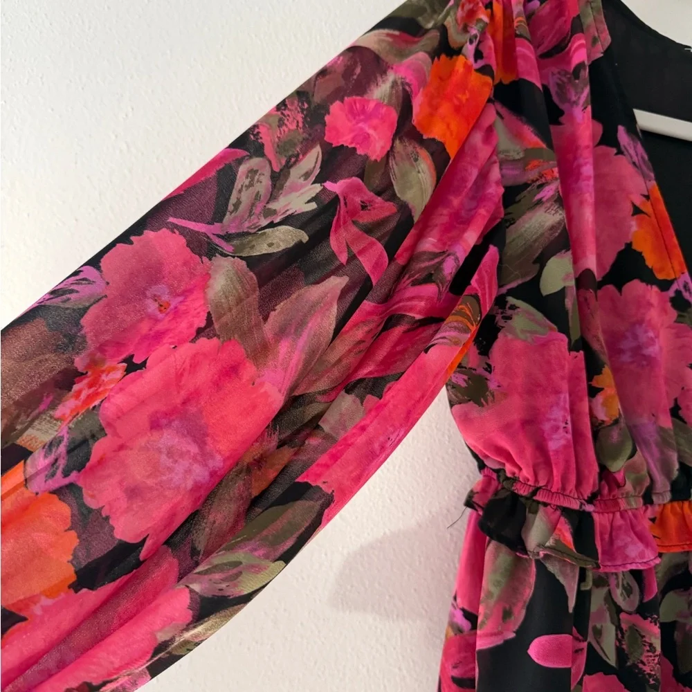 NWOT Blu Pepper Floral Cinched Waist blouse size small - Picture 9 of 10